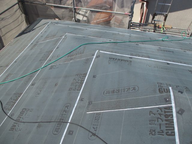 姫路市のカバー工事にともなう防水シート施工